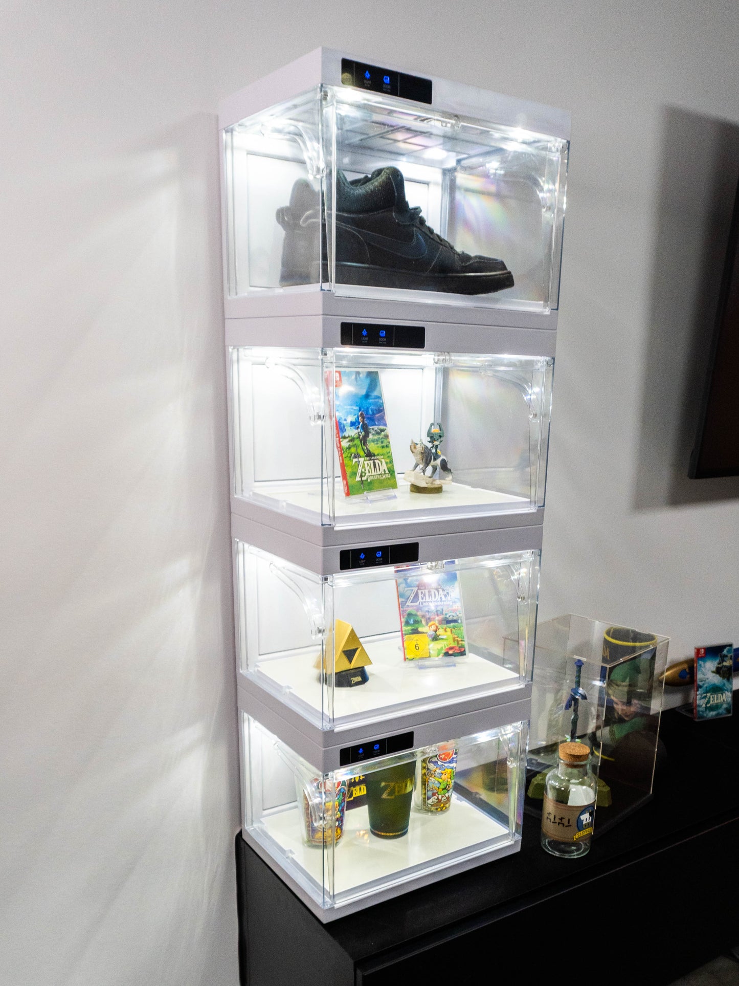 Sneaker-Schuh & Deko-Organizer Box mit automatischer Öffnungstür LED-Smart-Steuerung